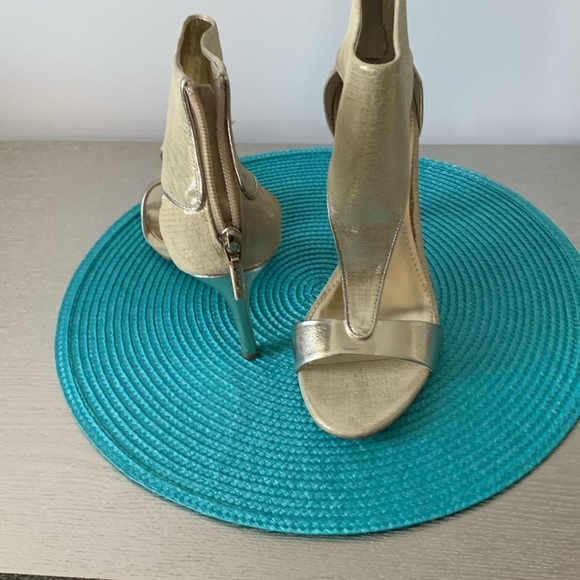 Gold Calvin Klein heels - Picture 4 of 5